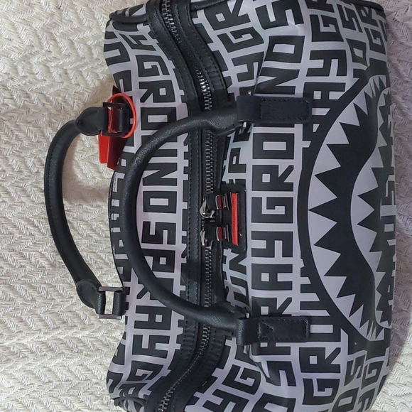 SPRAYGROUND. INFINITI 3M MINI DUFFLE in GREY - Picture 9 of 15